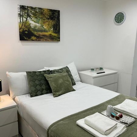 Central Harrow Cozy Apartment With Free Parking Harrow on the Hill 客房 照片