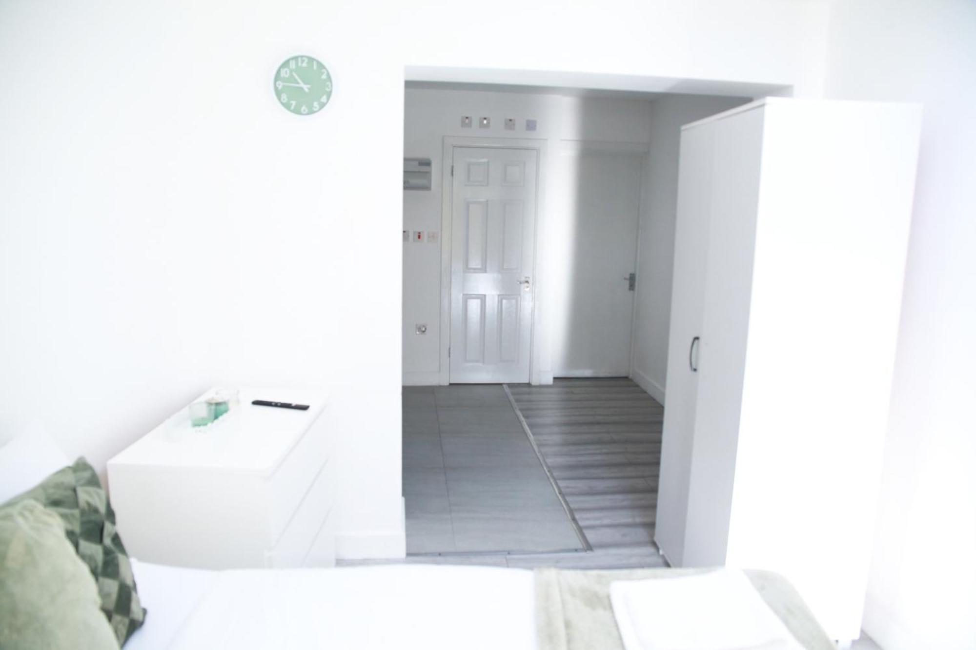Central Harrow Cozy Apartment With Free Parking Harrow on the Hill 客房 照片